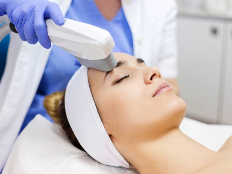 Hautpflege mit Laser in Javea: Dr. Caroline Carbasse - Estetica Javea